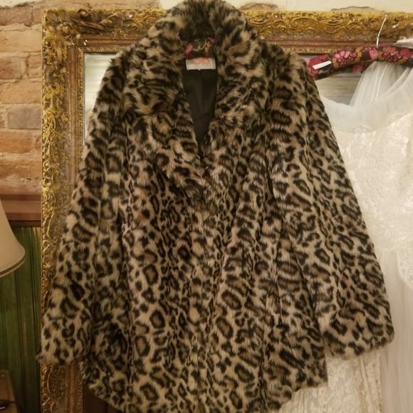 Vintage Jeanne Damas Inspired Fur Coat - Picture 6 of 15